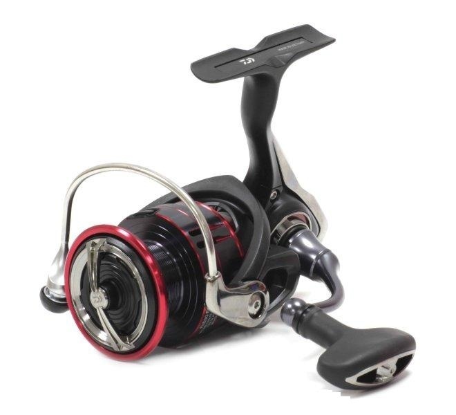 Катушка Daiwa "17 Fuego LT 3000D-C"